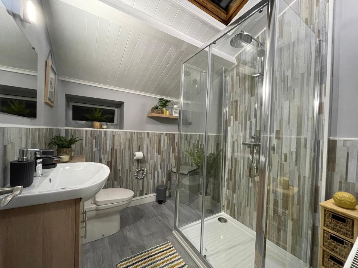 Westend Holiday Room 4 เบรคอน ภายนอก รูปภาพ